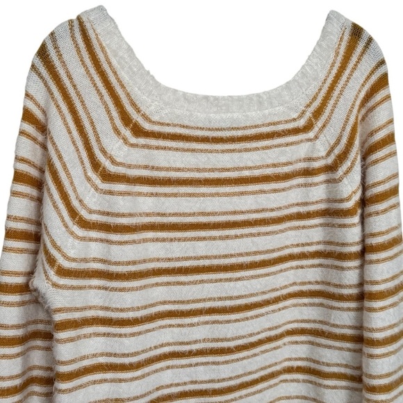 NYDJ White and Mustard Yellow Whisker Scoop Neck Sweater Women's Size M - Picture 7 of 12